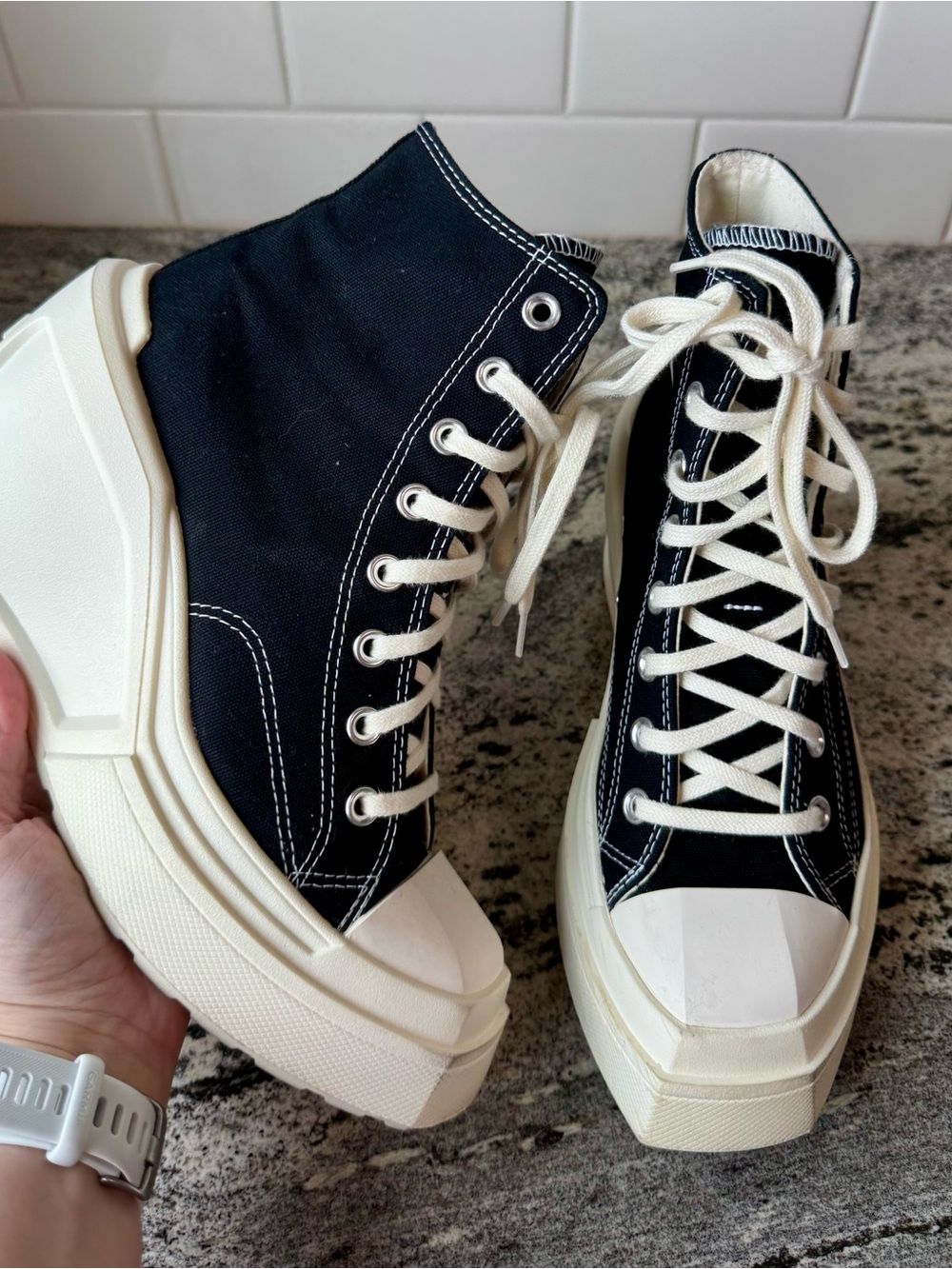 Converse Chuck 70 De Luxe Wedge high-tops in Black. Size 8. EUC